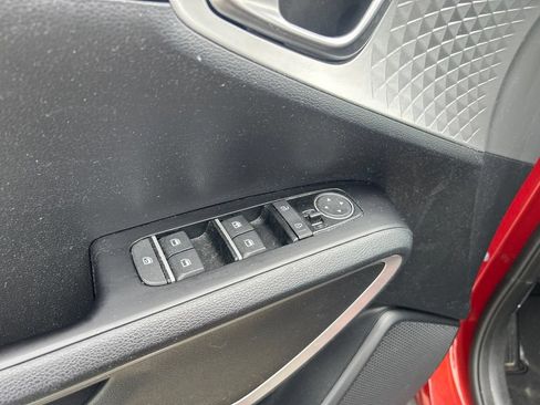 Certified 2023 Kia Soul LX FWD image 11