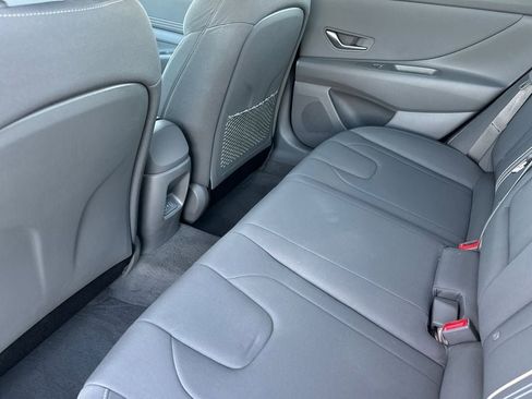 Used 2025 Hyundai Elantra SEL w/ Cargo Package image 9