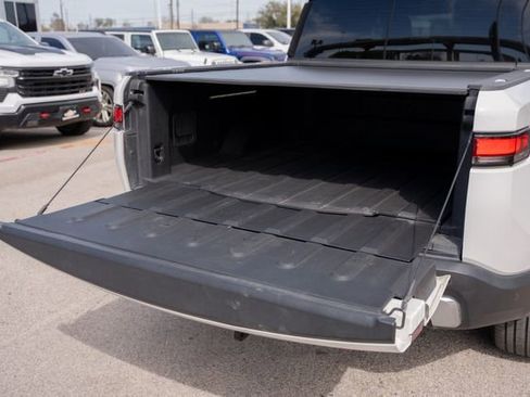 Used 2022 Rivian R1T Adventure image 11