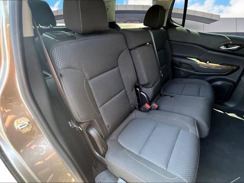 Certified 2023 GMC Acadia SLE image 28