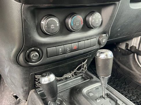 Used 2011 Jeep Wrangler Unlimited Sport image 20