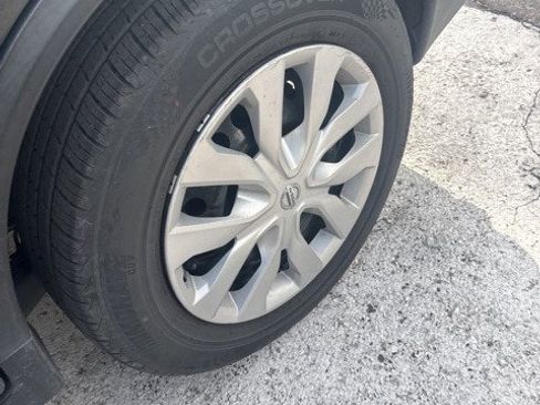 Used 2020 Nissan Rogue S image 7