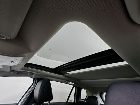 Used 2025 MAZDA CX-50 AWD 2.5 S w/ Premium Package image 27