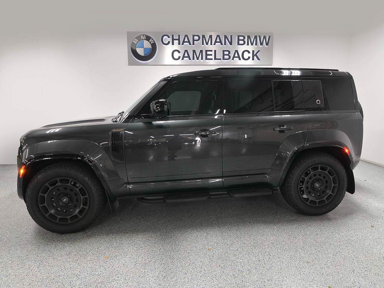 Used 2025 Land Rover Defender 110 AWD/4WD image 3