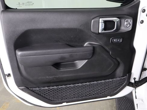 Used 2022 Jeep Wrangler Unlimited Sport AWD/4WD image 19