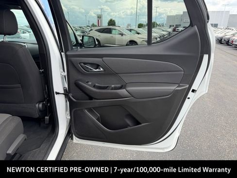 Used 2023 Chevrolet Traverse LT FWD image 21