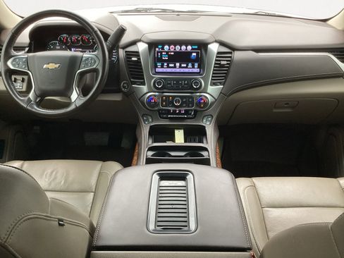 Used 2019 Chevrolet Suburban Premier image 4