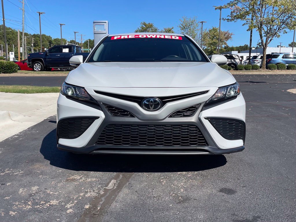 Used 2023 Toyota Camry SE FWD image 3