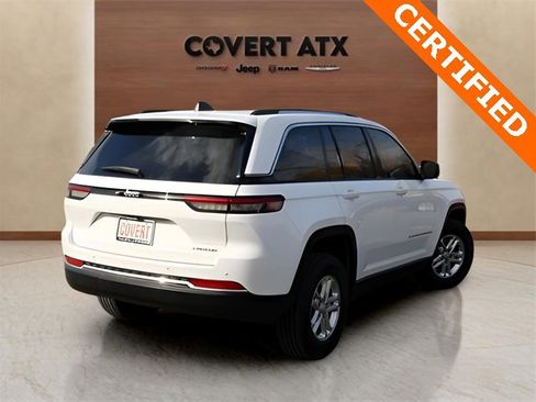 Used 2023 Jeep Grand Cherokee Laredo image 5