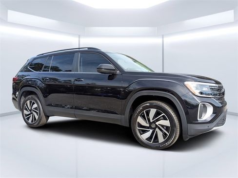 New 2026 Volkswagen Atlas SE image 1