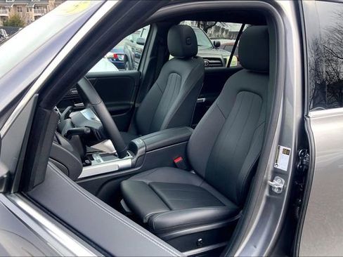 Used 2025 Mercedes-Benz GLB 250 4MATIC image 6