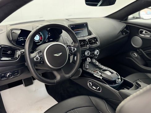 Used 2021 Aston Martin V8 Vantage Coupe image 4