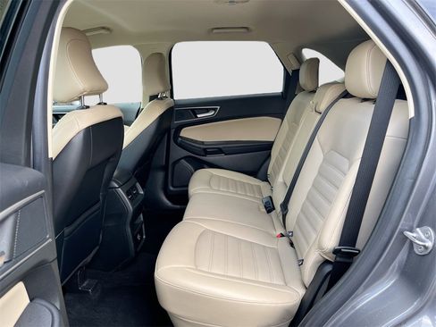 Used 2022 Ford Edge SEL image 26