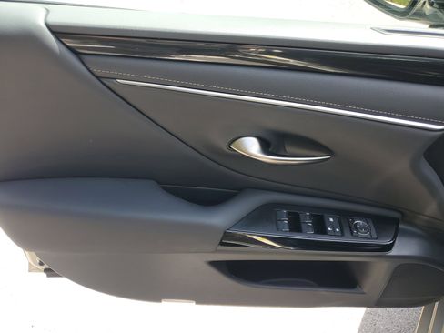 Certified 2023 Lexus ES 350 w/ Accessory Package (Z2) FWD image 18