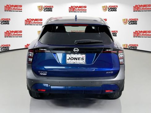Used 2025 Nissan Kicks SV AWD/4WD image 15