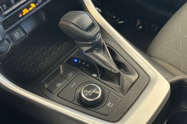 Certified 2025 Toyota RAV4 XLE AWD/4WD image 26