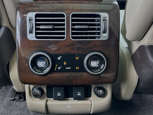 Used 2020 Land Rover Range Rover HSE image 17
