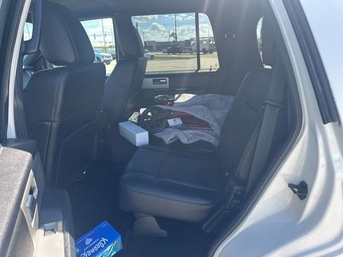Used 2017 Ford Expedition XLT w/ Equipment Group 202A image 9