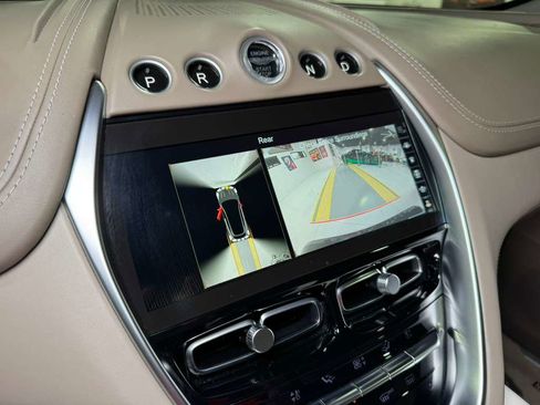 Used 2021 Aston Martin DBX image 26
