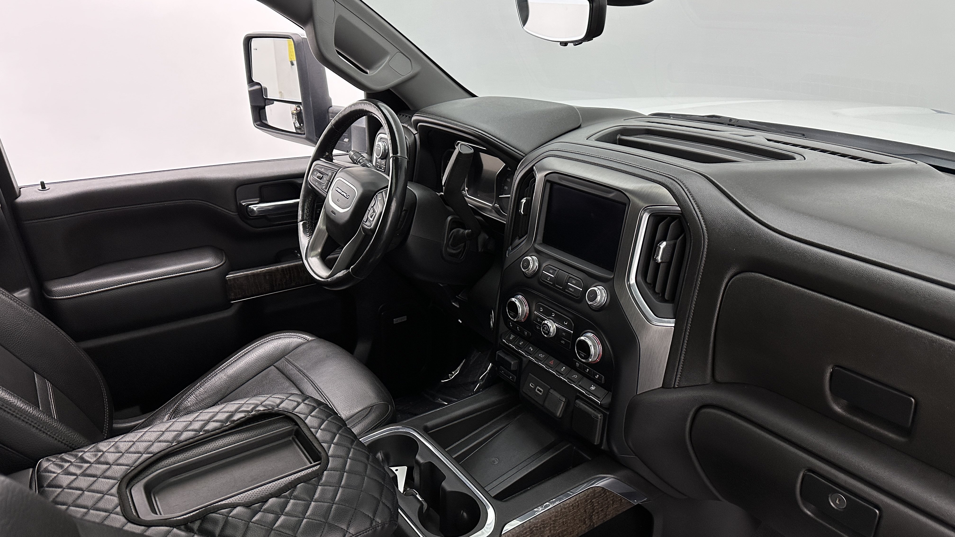 Used 2022 GMC Sierra 3500 Denali w/ Denali Ultimate Package AWD/4WD image 38