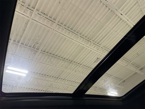 Used 2023 Cadillac XT6 Sport w/ Technology Package image 19