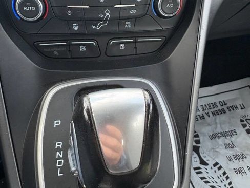 Used 2017 Ford C-MAX SE image 9