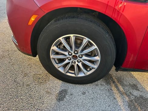 Used 2024 Buick Enclave Premium image 54