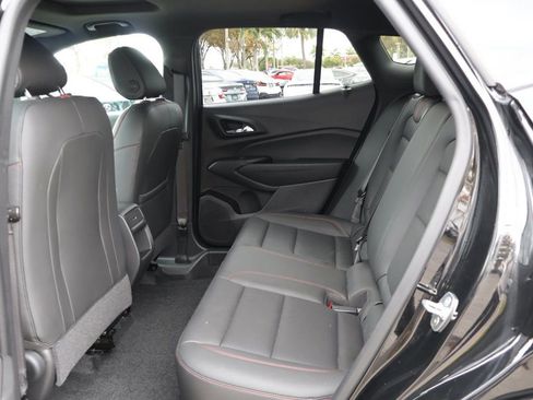 Used 2024 Chevrolet Trax RS w/ Sunroof Package FWD image 39
