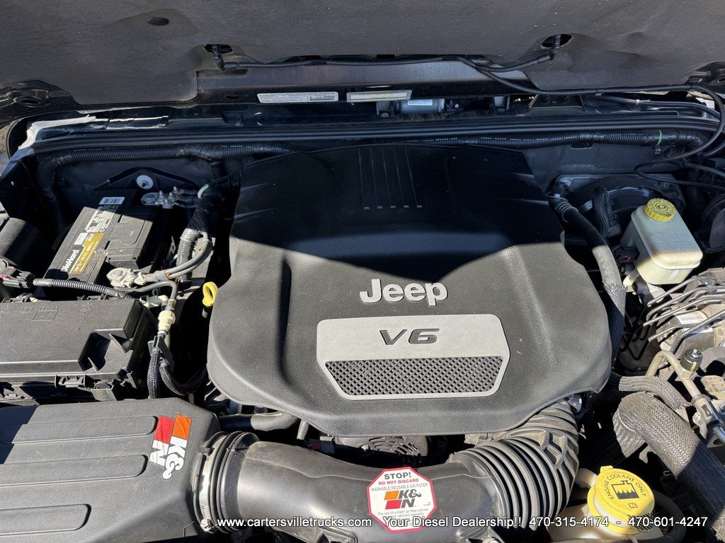 Used 2014 Jeep Wrangler Unlimited Sahara w/ Connectivity Group AWD/4WD image 36