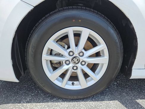 Used 2025 Toyota Camry LE FWD image 27