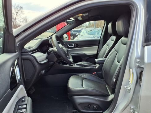 Used 2025 Jeep Compass Limited AWD/4WD image 19