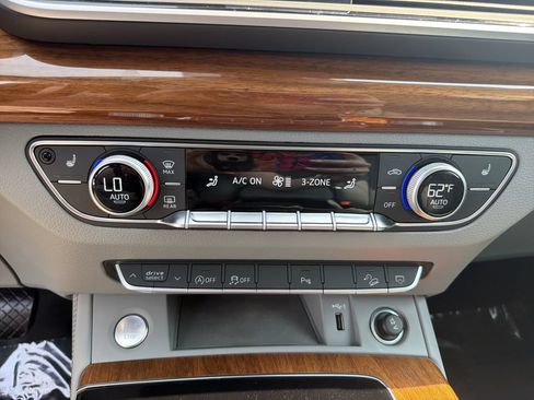 Used 2023 Audi Q5 2.0T Premium Plus w/ Premium Plus Package AWD/4WD image 26