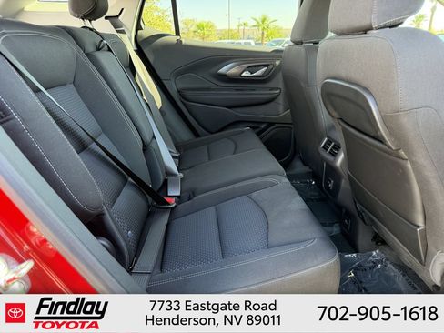 Used 2024 GMC Terrain SLE w/ Driver Convenience Package FWD image 13
