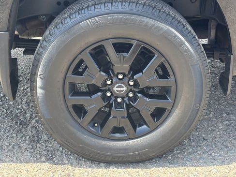 Certified 2023 Nissan Frontier SV w/ Midnight Edition Package RWD image 10