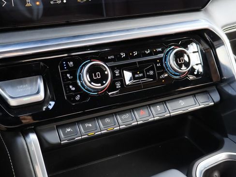 Used 2025 GMC Sierra 1500 Denali Ultimate image 18