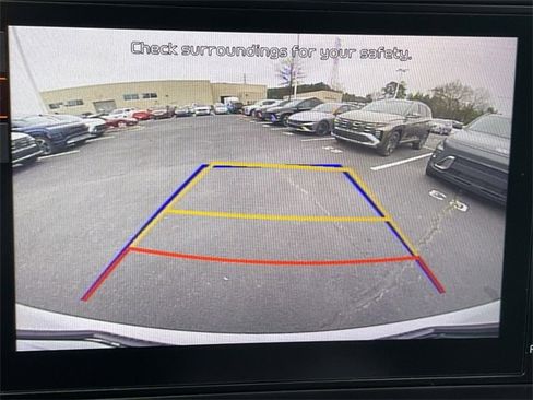 Used 2023 Kia Carnival LX image 27