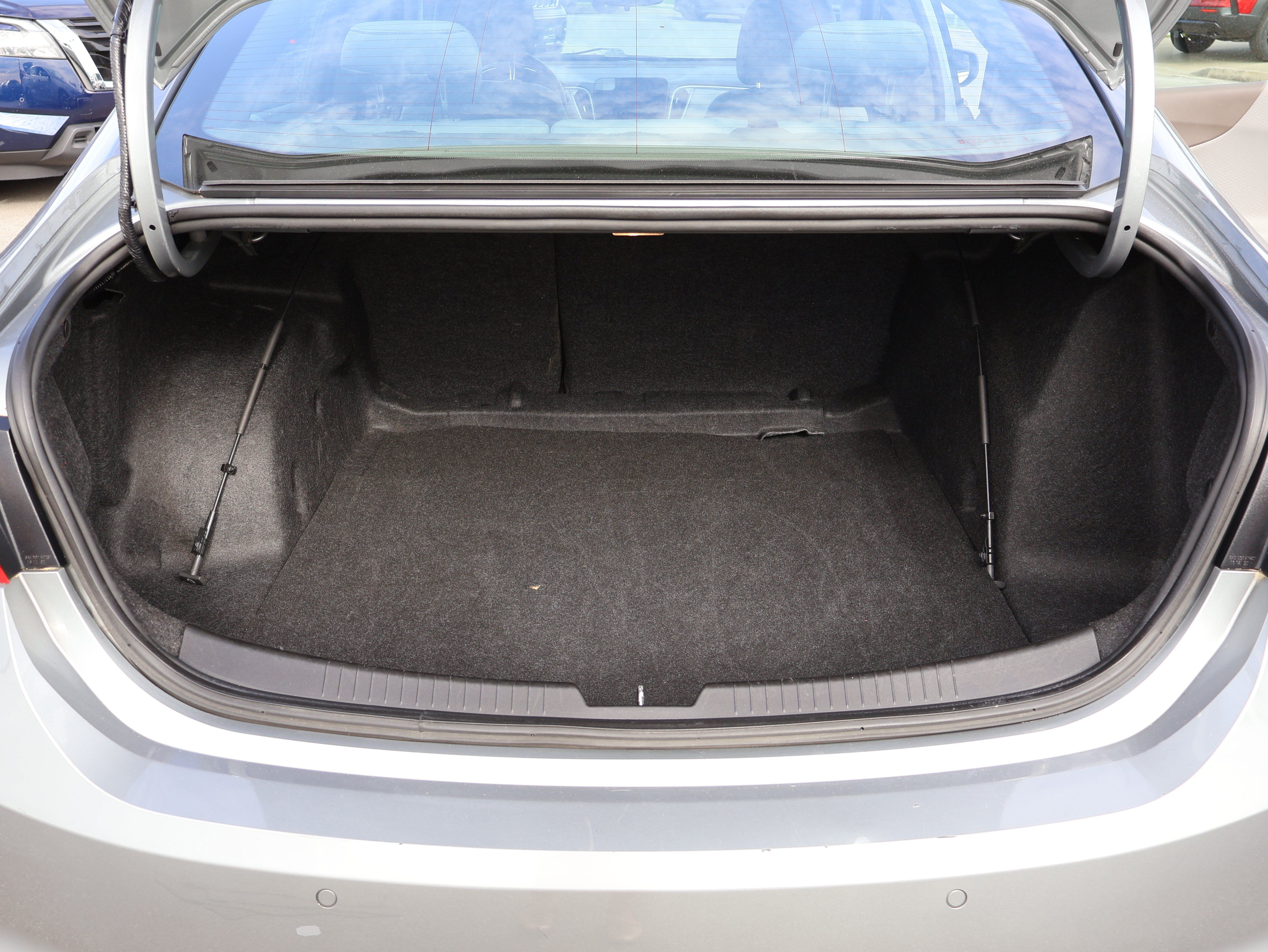 Used 2024 Chevrolet Malibu LT FWD image 11
