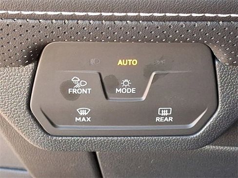 Used 2024 Volkswagen Atlas SEL Premium R-Line image 21