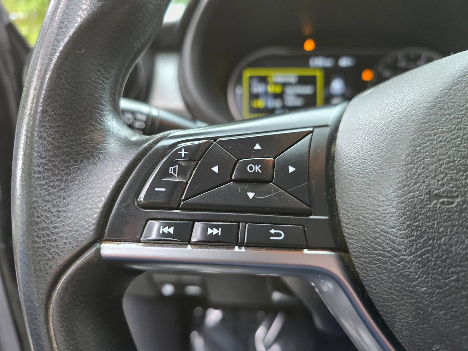 Used 2019 Nissan Kicks SV FWD image 21