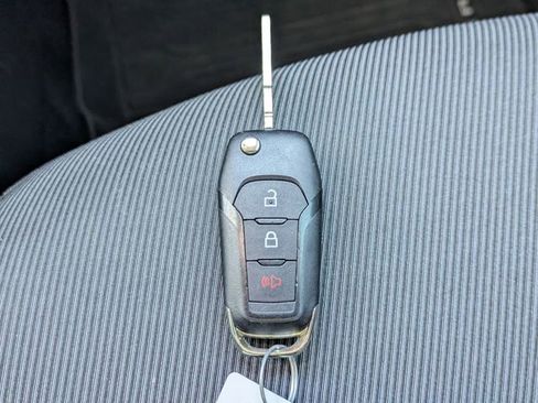 Used 2022 Ford Maverick XL image 28