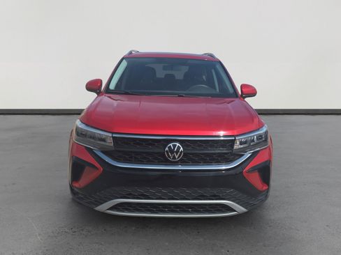 Certified 2022 Volkswagen Taos SE w/ Panoramic Sunroof Package image 8