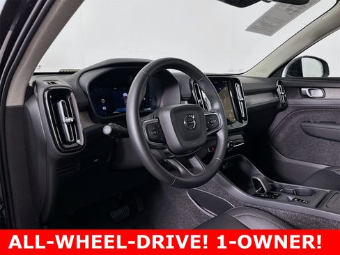 Used 2025 Volvo XC40 B5 Core image 13