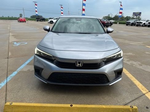Used 2022 Honda Civic EX image 11
