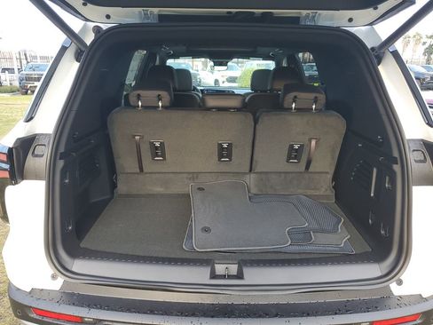 New 2026 Chevrolet Traverse LT w/ Sun and Wheel Package image 8