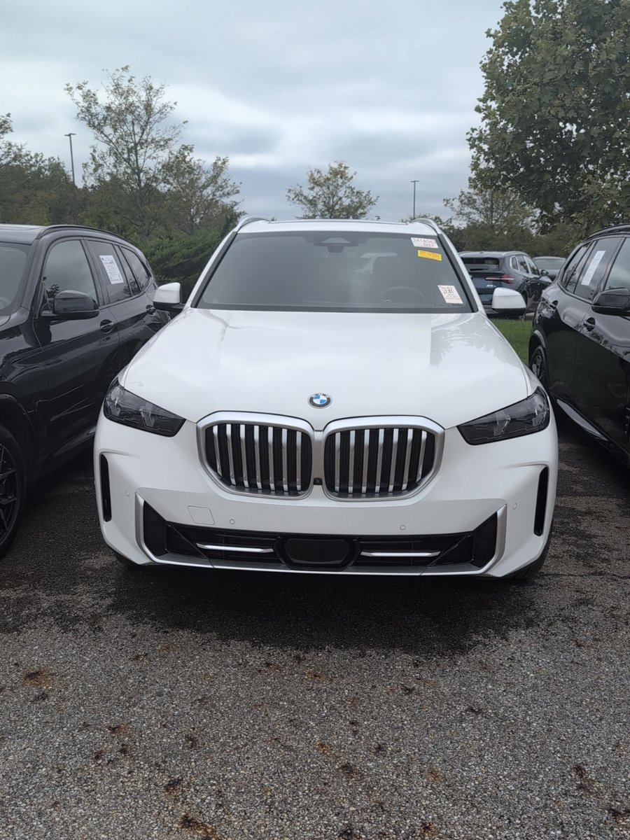 Used 2024 BMW X5 xDrive40i w/ Parking Assistance Package AWD/4WD image 6