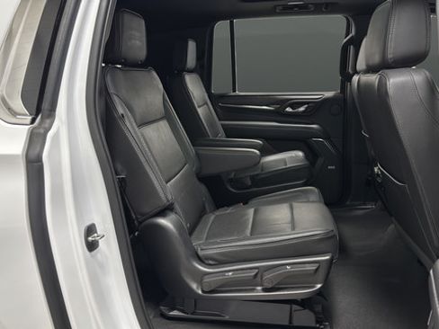 Used 2023 GMC Yukon XL Denali AWD/4WD image 25