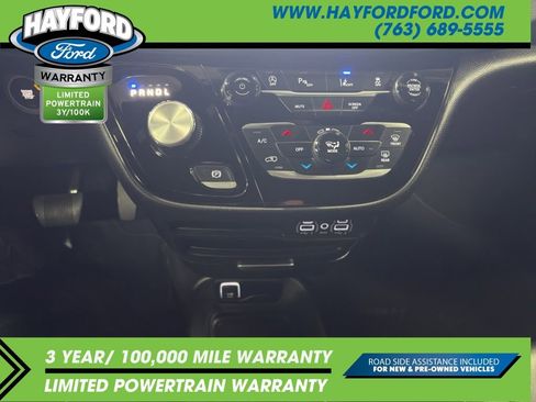 Used 2025 Chrysler Pacifica Select FWD image 18