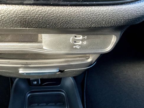 New 2026 Chrysler Pacifica Select image 21