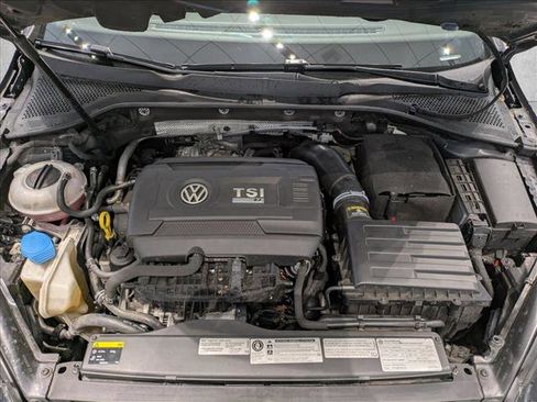 Used 2017 Volkswagen Golf R 4-Door image 23