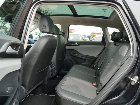 Certified 2023 Volkswagen Taos SE w/ Panoramic Sunroof Package AWD/4WD image 17